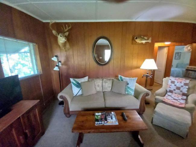 Stegbone'S Fish Camp And Resort Satsuma Esterno foto